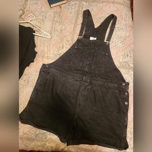 Old Navy black short overalls